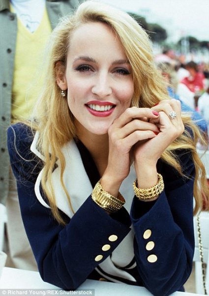 393f2a2b00000578-3829876-jerry_hall_in_1983-a-61_1476085158774