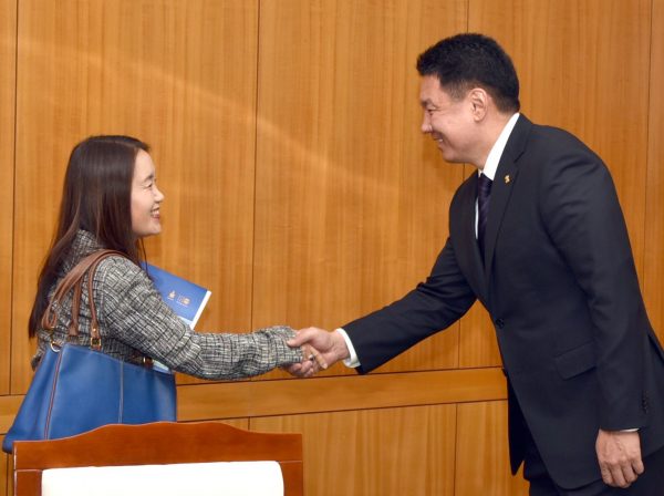 5c6bb4b176ca0333413f62db9a206e03