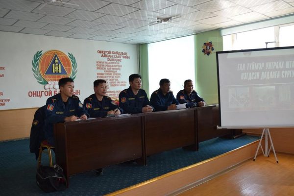 p1b01uvc12ltik551hn0cj18lg2