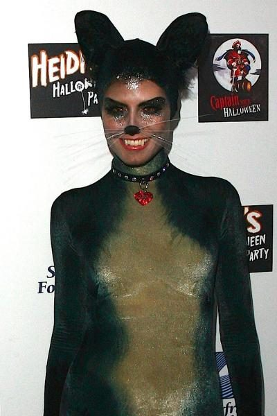wenn_heidiklum_halloween_costume_2007_101716_1800x1200_3-400x600
