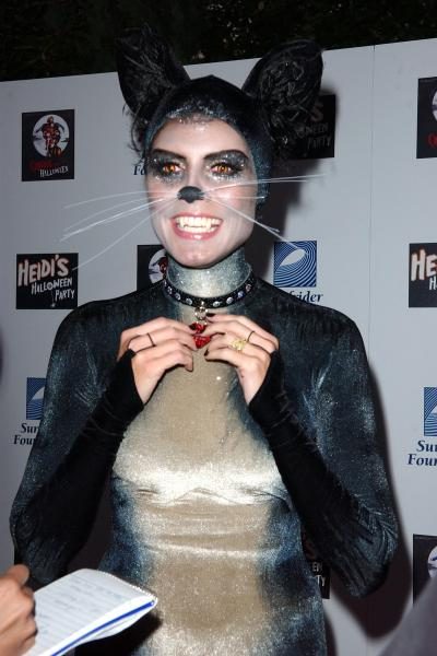 wenn_heidiklum_halloween_costume_2007_101716_1800x1200_4-400x600