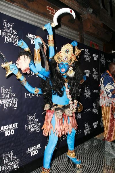 wenn_heidiklum_halloween_costume_2008_101716_1200x1800_2-400x600