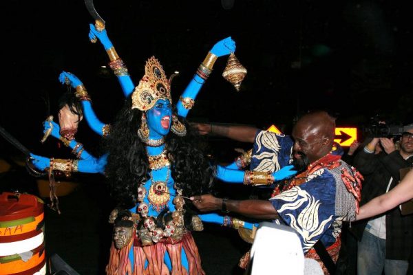 wenn_heidiklum_halloween_costume_2008_101716_1800x1200-800x533