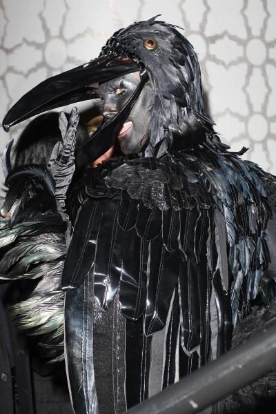 wenn_heidiklum_halloween_costume_2009_101716_1200x1800_1-400x600