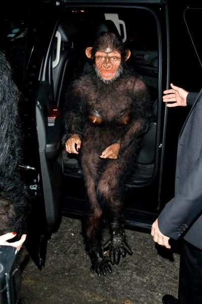 wenn_heidiklum_halloween_costume_2011_101716_1200x1800_2-400x600