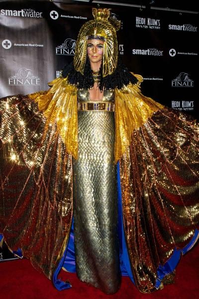 wenn_heidiklum_halloween_costume_2012_101716_1200x1800_3-400x600