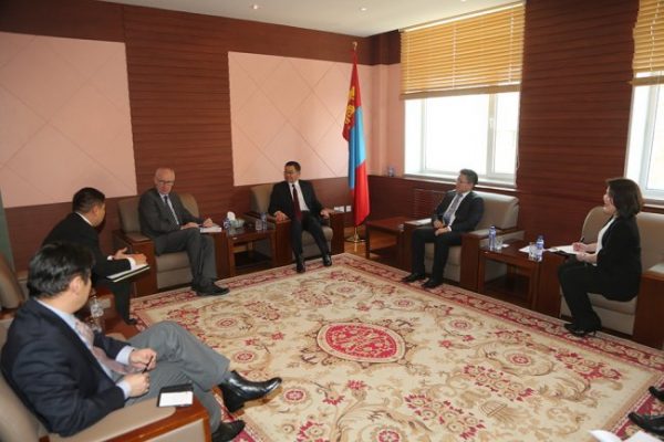 1479960478_1479950899_02