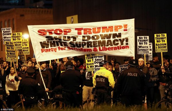 3a37433f00000578-3922098-image-a-28_1478738006412