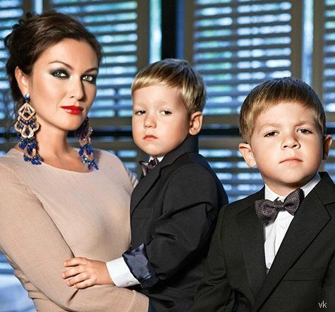ФОТО: “Хөөрхөн төрөх албагүй” киноны Вика Клочкова буюу жүжигчин Юлия Такшина